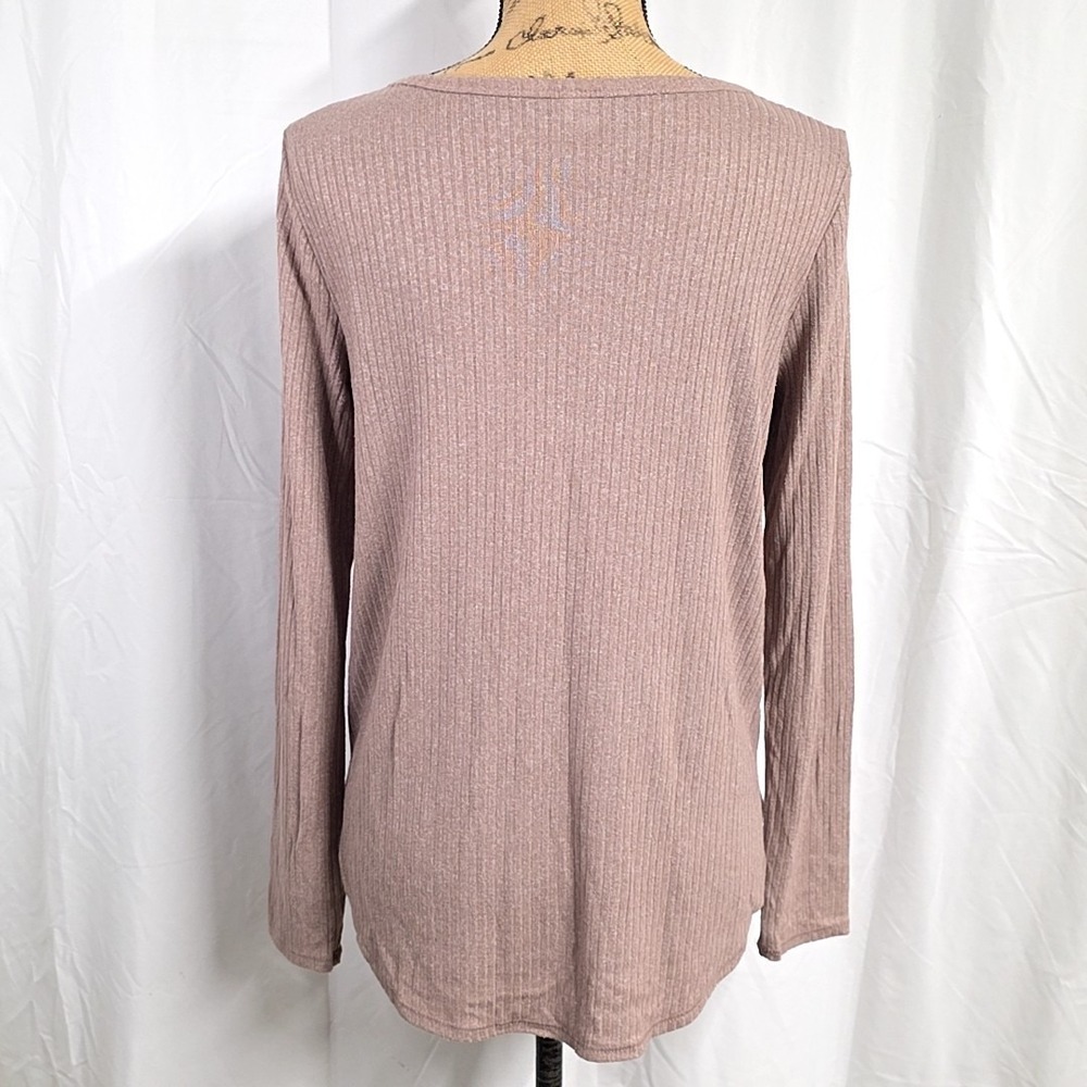 Old Navy Womens Sz M Ribbed Top Long Sleeve Scoop Neck Stretch Casual Minimalist - Picture 2 of 3